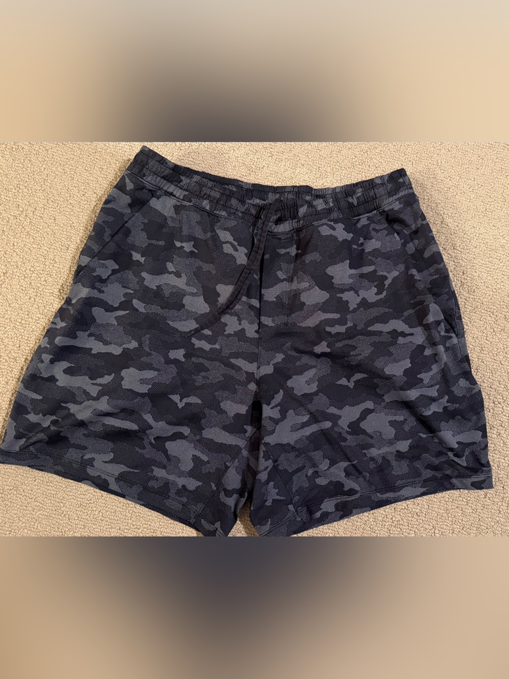 lululemon athletica Men's Black/Grey Camo Athletic lace breaker Shorts XL